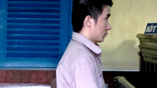 Bị cáo Quang trước vành móng ngựa