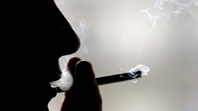 Hút thuốc càng nhiều, 'cậu nhỏ' càng ngắn