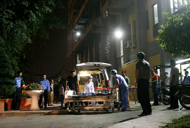 Người nhà vây viện Nhi TW sau cái chết bất thường của cháu Tô Quốc An (Vĩnh Yên, Vĩnh Phúc)