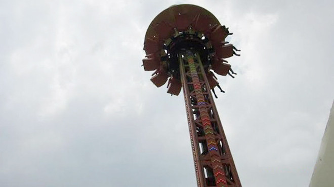 Đại diện Công ty cổ phần Ao Vua xác nhận phản ánh của người dân địa phương về việc đu quay rơi xuống đất khiến 6 học sinh nhập viện xảy ra ở trò chơi mang tên "vũ trụ bay" là chính xác