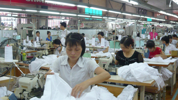 Ngành dệt may đang có chương trình giảm dần phụ thuộc nguyên liệu đầu vào từ Trung Quốc. Ảnh: Phong Cầm