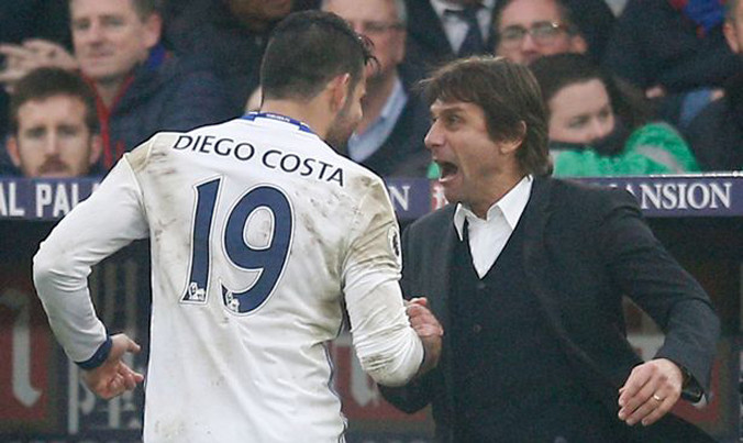 Hé lộ tin nhắn 'bạc bẽo' của HLV Conte