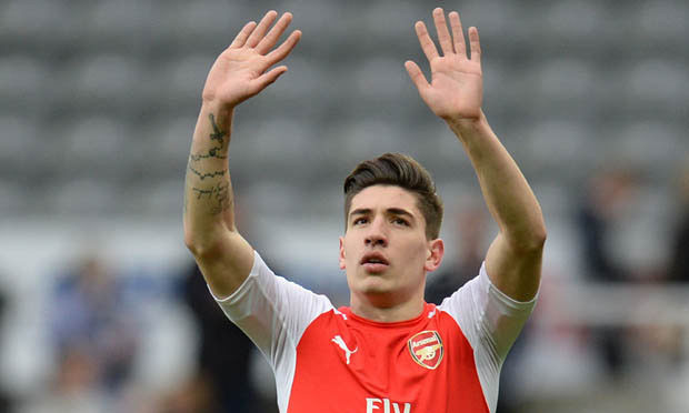 Barcelona muốn giật lại Bellerin từ tay Arsenal.