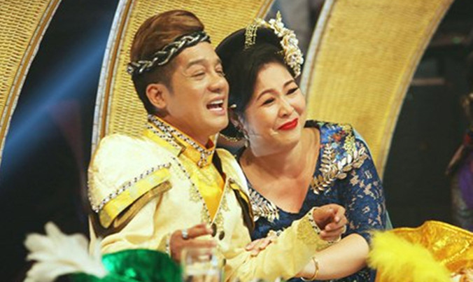 Minh Nhí và Hồng Vân trong Tiếu lâm tứ trụ mùa đầu tiên.