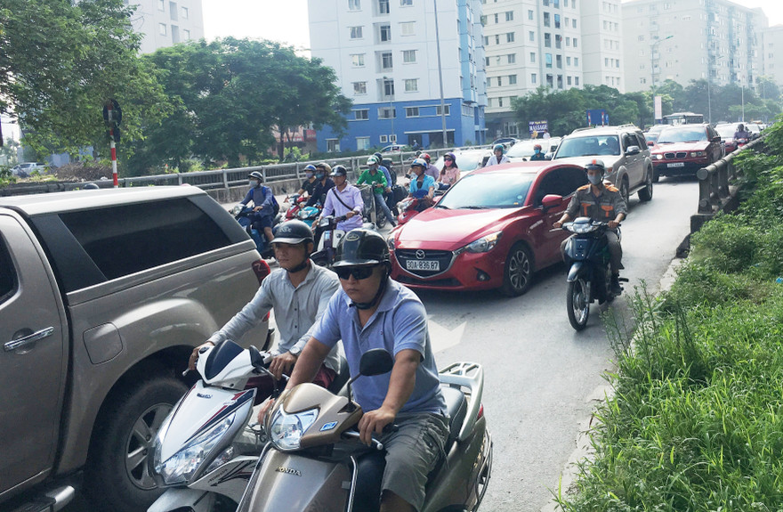Hiện đường Lê Đức Thọ thường xuyên xảy ra ùn tắc hàng ngày