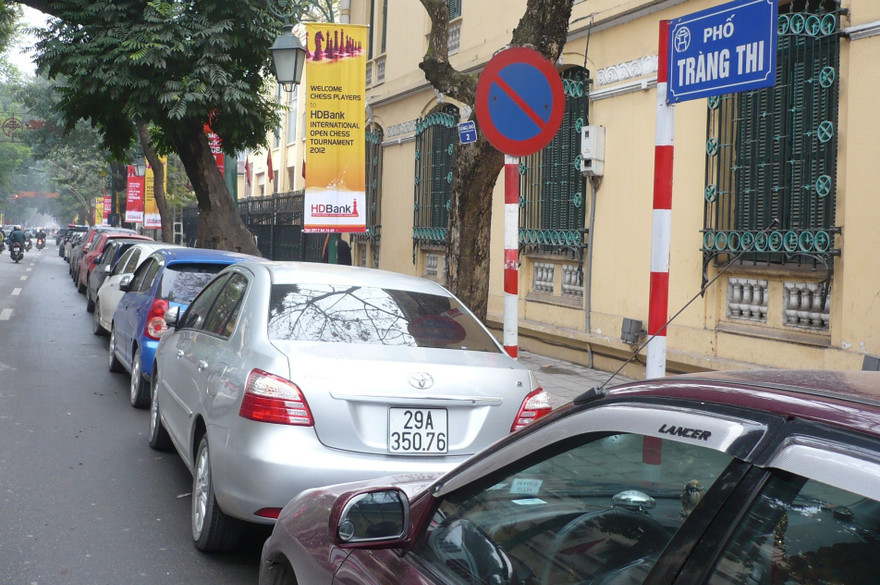 Để tránh việc “sốc” giá trông xe, quận Hoàn Kiếm đề xuất thành phố chỉ nên tăng gấp đôi hoặc thấp hơn