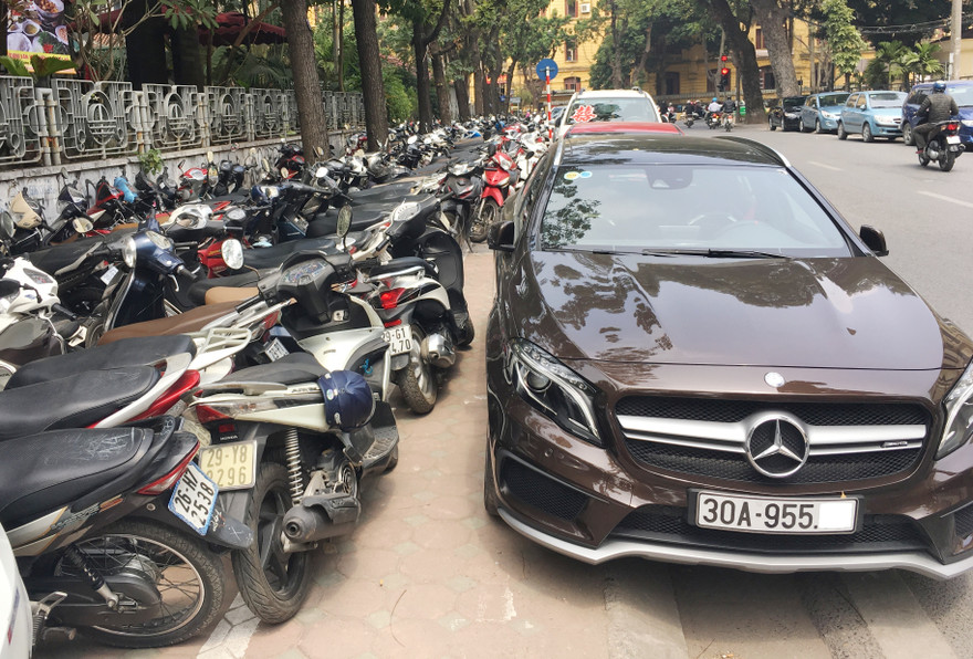 Nhiều ý kiến cho rằng, thành phố Hà Nội cần tăng vai trò quản lý Nhà nước chứ không phải tận thu