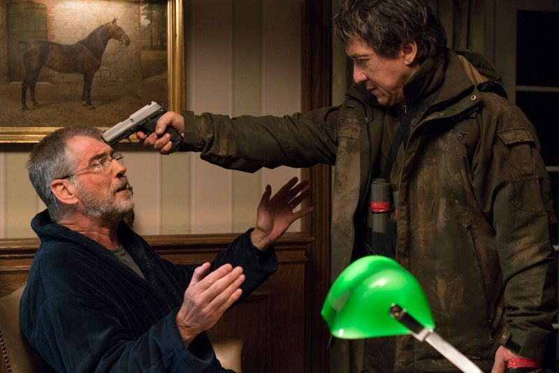 Thành Long đối đầu Pierce Brosnan