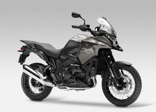 Honda VFR1200X thách thức siêu xe BMW R1200GS