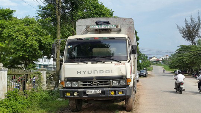 Xe container tông vào xe CSGT trên tuyến Quốc lộ 1 đoạn tránh Huế vào ngày 10/1.