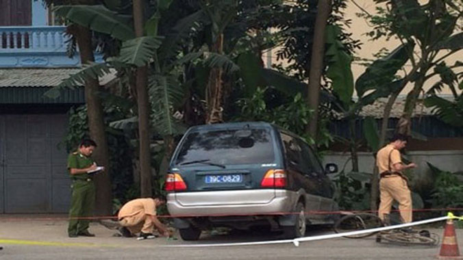 Chiếc xe gây tai nạn tại hiện trường.