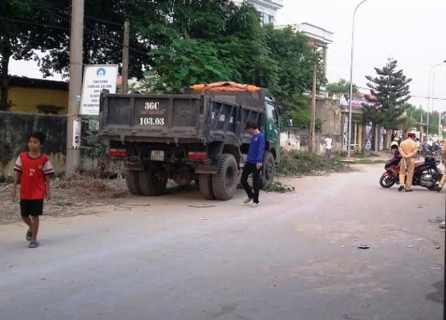 Hiện trường vụ tai nạn giao thông khiến nam sinh lớp 9 tử vong.