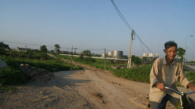  Khu đô thị mới Bắc An Khánh (Hà Nội) hình thành không theo nhu cầu người sử dụng, nay vẫn là bãi đất hoang. Ảnh: L.H.V