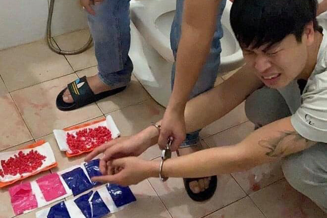 Đối tượng Tùng bị bắt giữ.