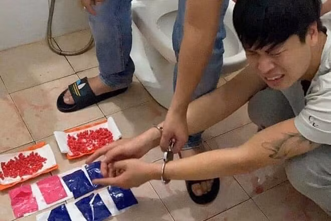 Đối tượng Tùng bị bắt giữ.