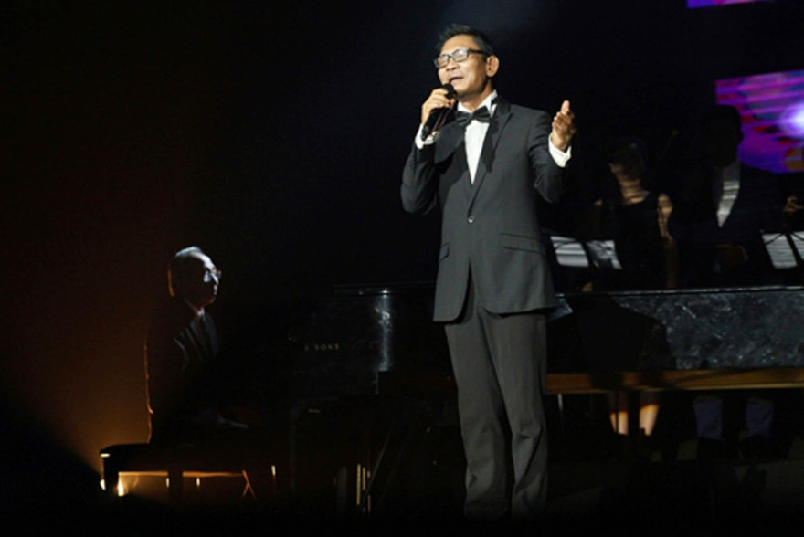 NSƯT Đức Long "Hoa cúc vàng" của nhạc sỹ Thanh Tùng