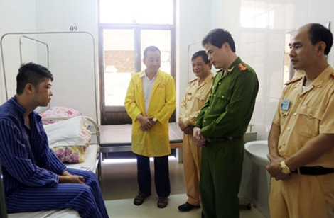 Thăm hỏi động viên đồng chí Hoàng Minh Tâm