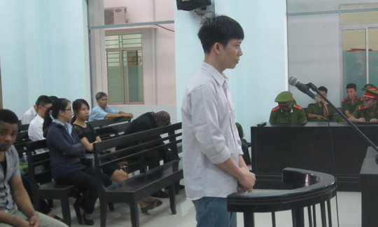 Bị cáo Hà khai nhận hành vi đồi bại của mình tại phiên tòa