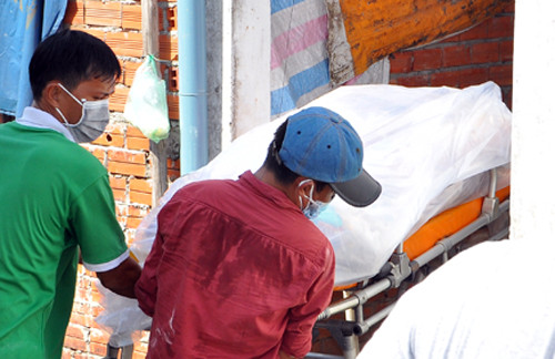 Nạn nhân được cho đã tử vong từ 4 ngày trước. Ảnh: Hồ Nam