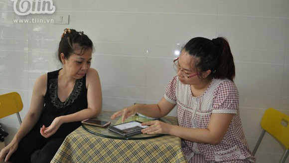 Cô Bích và con gái.