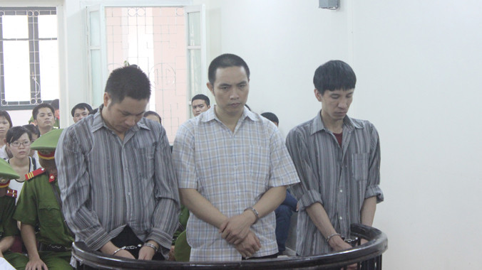 Nhóm chức sắc của Cty MB24 trong phiên xử. Ảnh: Bắc Hà