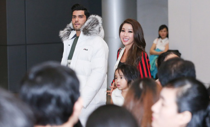 Hoa hậu Siêu Quốc gia Jenny Kim và Nam vương Siêu Quốc gia Gabriel Correa ​đã có mặt tại Việt Nam vào tối qua.