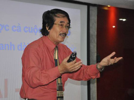 Tiến sỹ mỹ học hiến 1 nghìn cuộc nói chuyện