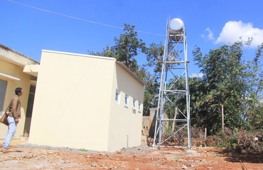 Công trình vệ sinh tại Trạm Y tế xã Ia Glai thi công gần xong rồi mới mời thầu 