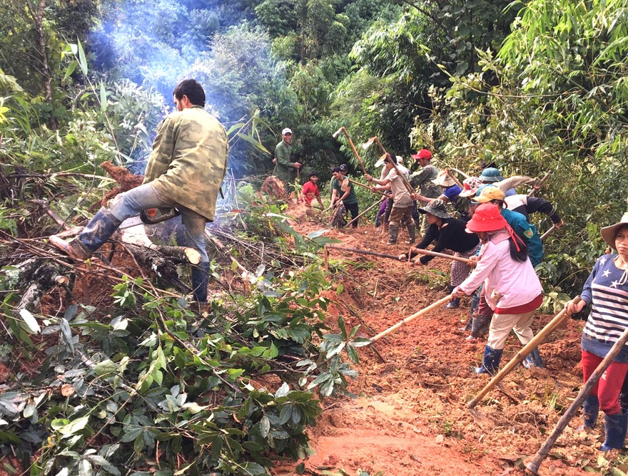 Một điểm sạt lở ở huyện Tu Mơ Rông do mưa lớn