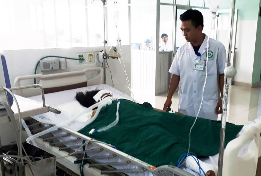 Cô giáo H. phải cắt cẳng tay phải vì hành động thiếu suy nghĩ của người chồng