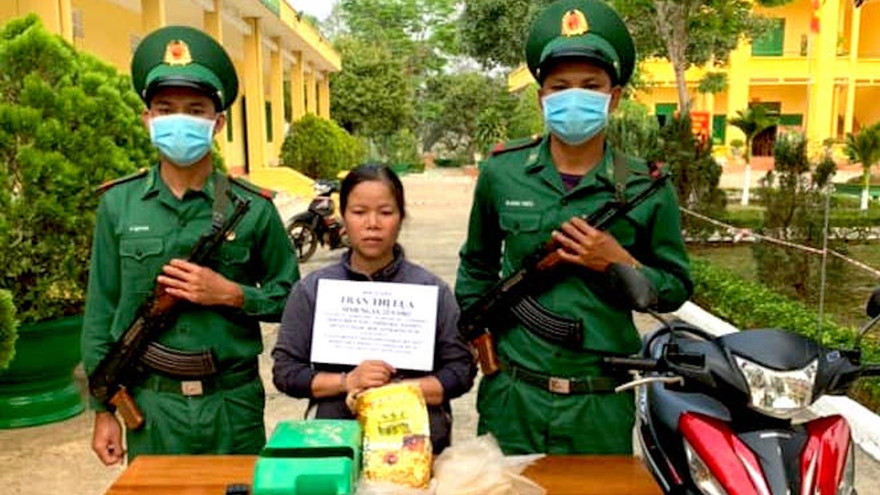 Đối tượng Trần Thị Lụa cùng tang vật liên quan bị thu giữ