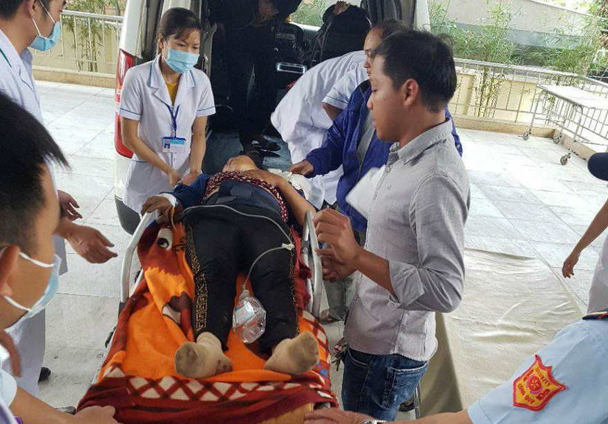 Lực lượng chức năng tích cực cứu chữa các bệnh nhân