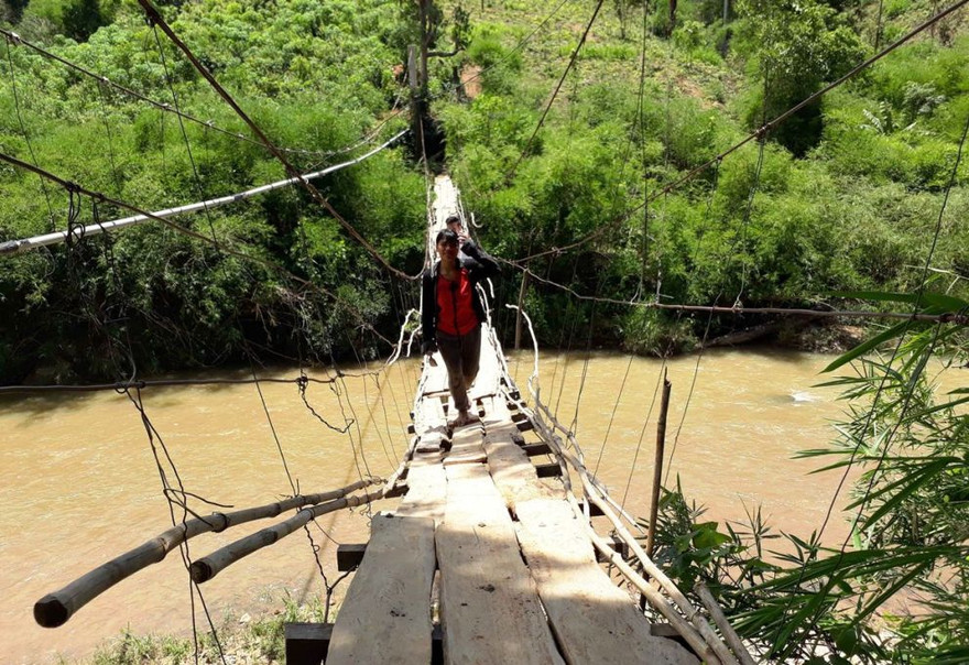 Nguy hiểm cầu treo thôn 2, xã Đắk Côi 