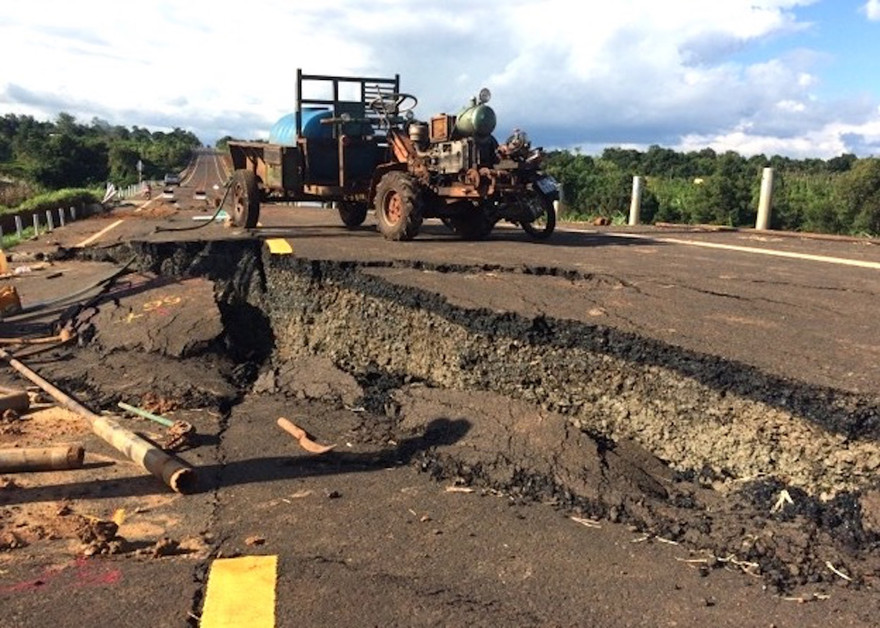 Đường tránh thị trấn Chư Sê thời điểm vừa bị hỏng