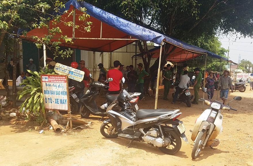 Lực lượng công an bảo vệ hiện trường