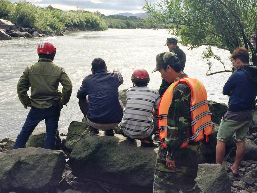 Lực lượng chức năng triển khai công tác tìm kiếm