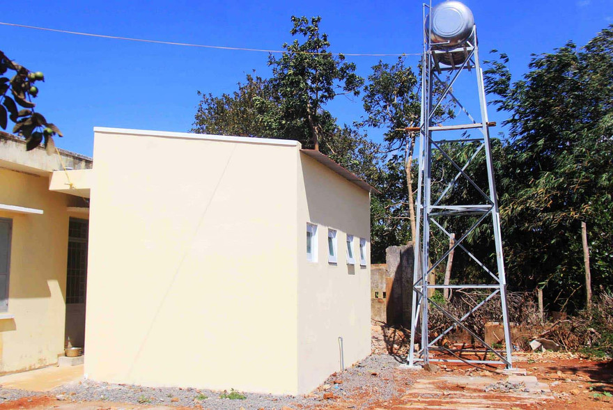 Công trình vệ sinh tại Trạm Y tế xã La Glai đã cơ bản hoàn thành, dù thời gian mở thầu vừa kết thúc ngày 31/1