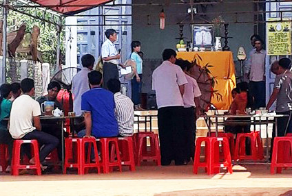 Gia đình tổ chức tang lễ cho em Hường