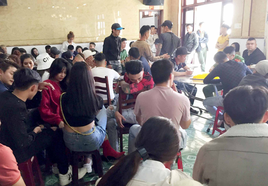 Các đối tượng tại cơ quan cảnh sát điều tra