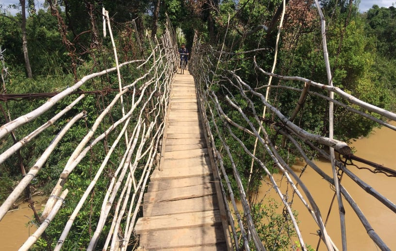 Cầu treo Chơ Rơng 2