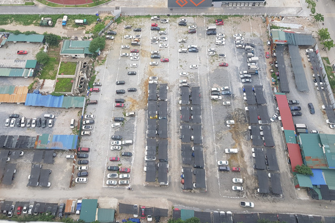 Bãi gửi xe lậu "khủng" trong lô đất CC6B có sức chứa trên 500 xe ô tô hoạt động suốt ngày đêm.