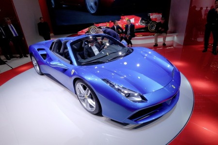 488 Spider - Chuẩn mực thiết kế mới của Ferrari