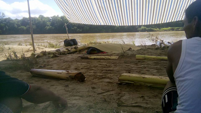 Thi thể hai vợ chồng đã được chính quyền địa phương và người thân đưa về nhà an táng.