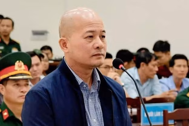 Bị can Đinh Ngọc Hệ tại tòa trong một vụ án khác.