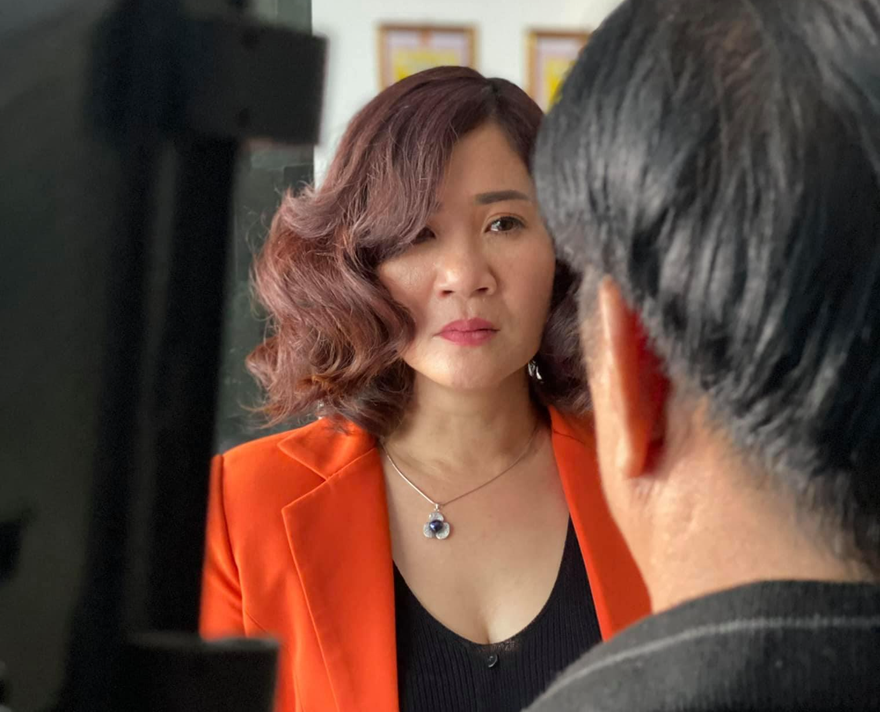 Sự biểu cảm qua từng lời nói, ánh mắt, cử chỉ của diễn viên Nguyệt Hằng trong phim "Hãy nói lời yêu" nhận được nhiều lời khen ngợi của khán giả. 