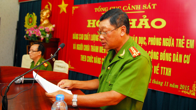 Đại tá Lâm Dũng Nam, Phó Cục trưởng Cục Cảnh sát Quản lý hành chính về trật tự xã hội, Bộ Công an phát biểu tại hội thảo. Ảnh T.Chung.