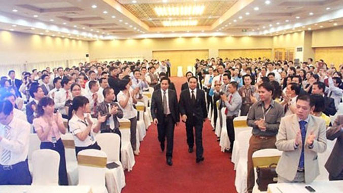 Nhiều sinh viên dù biết mạo hiểm nhưng vẫn tự mình sa bẫy đa cấp với tham vọng làm giàu nhanh chóng, sớm trở thành doanh nhân thành đạt. Ảnh minh họa: M.Đức.