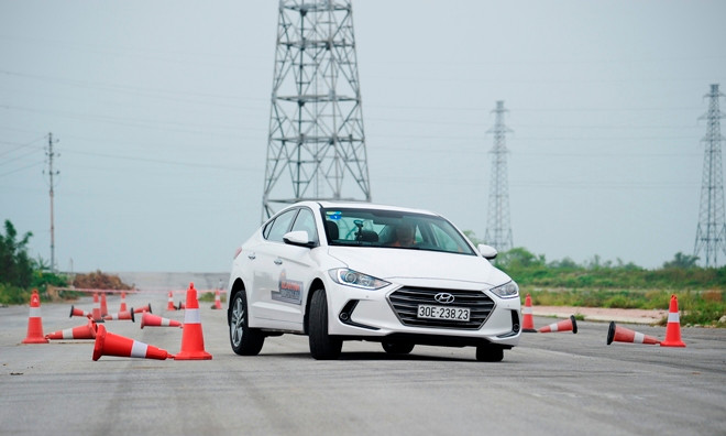 [Đánh giá] Hyundai Elantra 2016 vận hành thế nào?