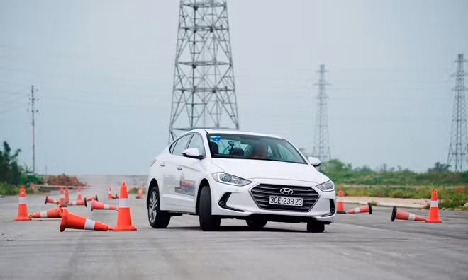 [Đánh giá] Hyundai Elantra 2016 vận hành thế nào?