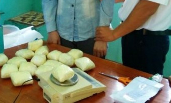 Vây bắt 'nữ quái' vận chuyển 1,6 kg ma túy đá trên tàu hỏa